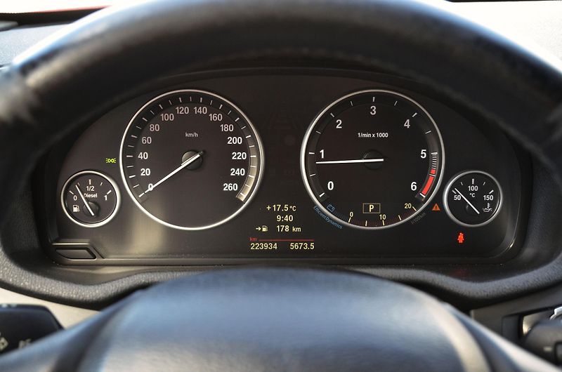BMW X3 (2012) xDrive 20d 135kW AUTOMAT / ČR - fotka 27 z 36