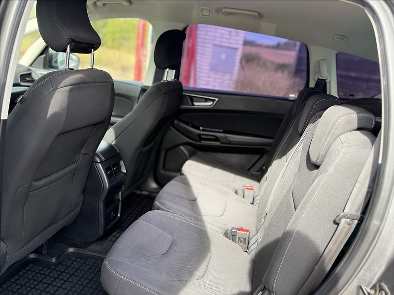 Ford S-MAX 2,0 TDCI 110kW NAVI +SADA KOL - fotka 19 z 27
