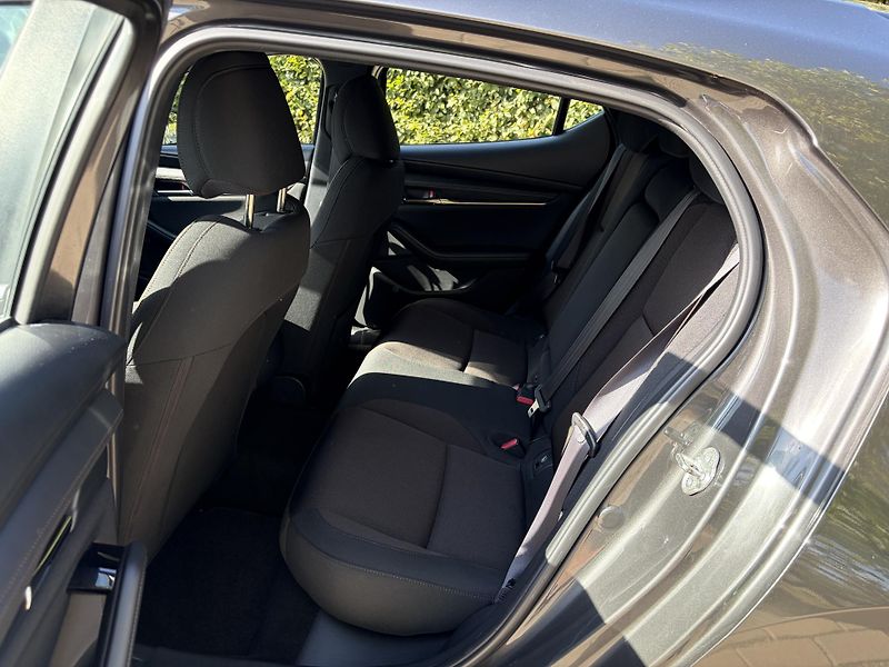 Mazda 3 2.0 Skyactiv-G Mild-Hybrid  - fotka 19 z 30