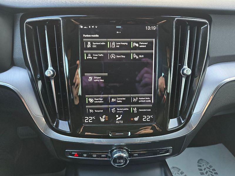 Volvo V60 184kW B5 4x4 CROSS COUNTRY - fotka 14 z 50