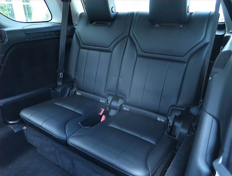 Land Rover Discovery (2018) 3.0 Td6 - fotka 25 z 26