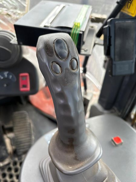 Hitachi (2007) ZW310 - fotka 24 z 31