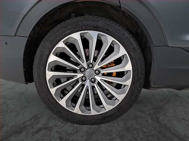 Audi e-tron (2019) 55 quattro, SoH 100% - fotka 14 z 20