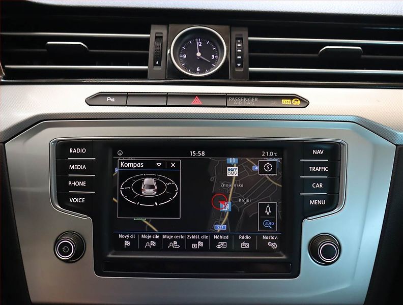 Volkswagen Passat (2015) 2.0 TDI, Navi, Tempomat - fotka 13 z 22