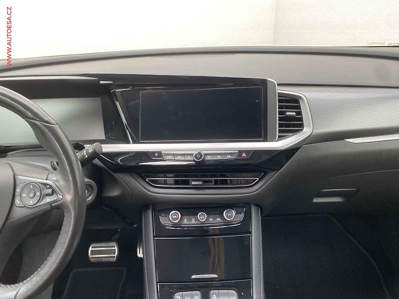 Opel Grandland (2023) 1.5 CTDi, Elegance, AT, +ALU - fotka 12 z 19