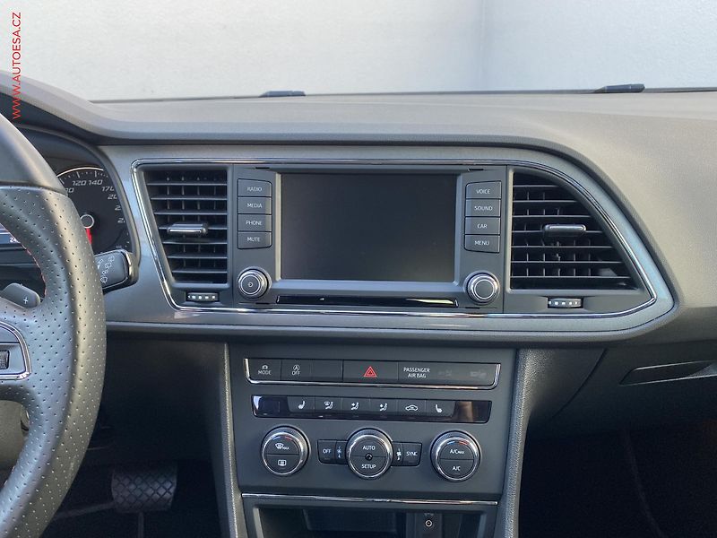 Seat Leon (2016) 1.8 TSi, FR, DSG, +pneu - fotka 12 z 18