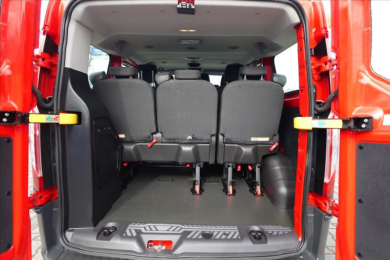 Ford Transit Custom 2,0 TDCi  L1H1 BUS KLIMA SERVI - fotka 15 z 41