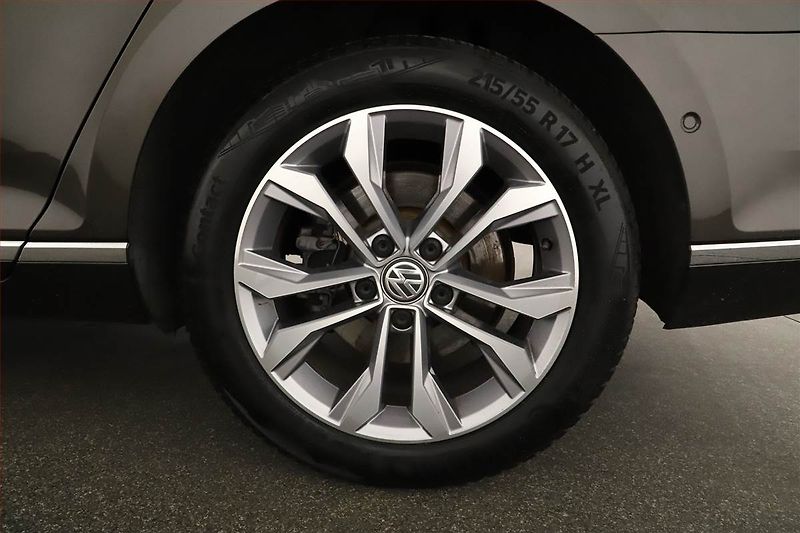 Volkswagen Passat (2015) 1.4 TSI, Automat, Kůže, Navi - fotka 18 z 18