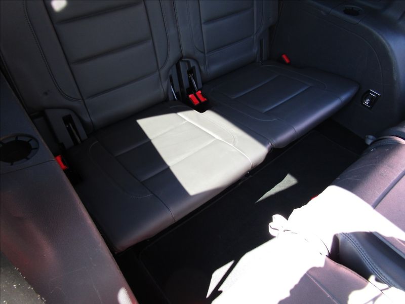 Volkswagen Touran 2.0TDi DSG Highline, 7 míst - fotka 35 z 49