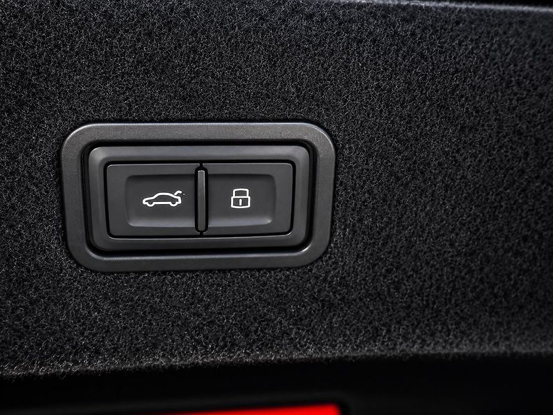 Audi A8 Audi A8 50 TDI  - fotka 12 z 13