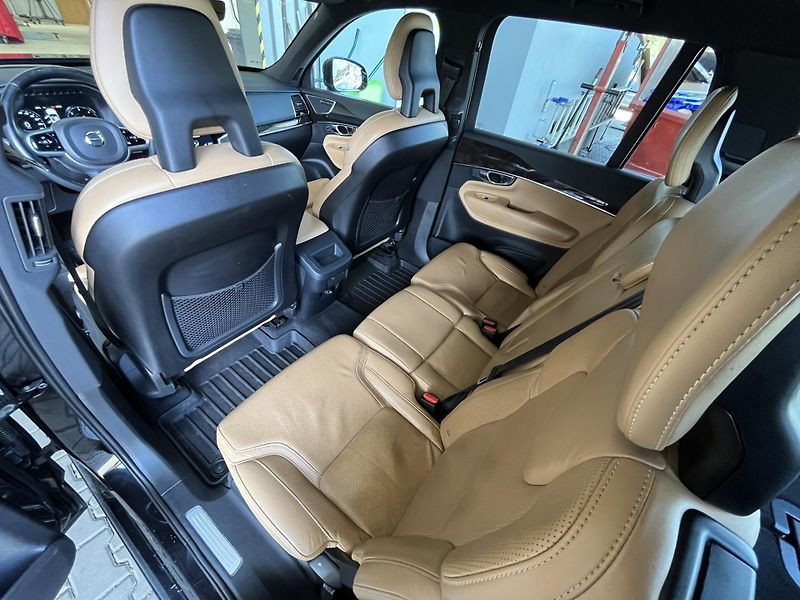 Volvo XC90 D5 AWD VENT // REZERVACE - fotka 21 z 58