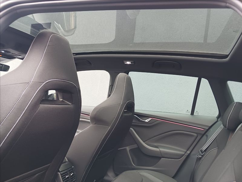 Škoda Kamiq 1,5 TSI 110kW MONTE CARLO - fotka 14 z 27