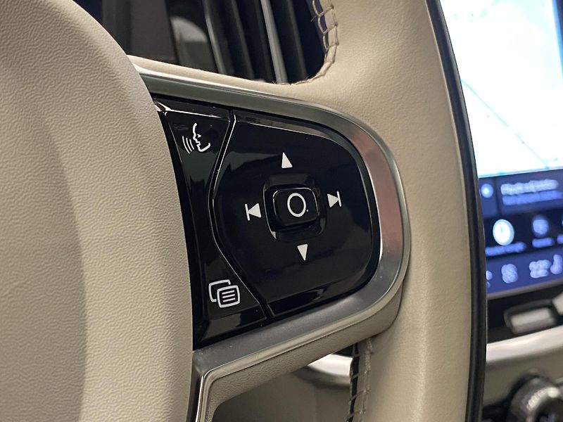 Volvo V60 T6 RECHARGE BRIGHT ULTIMATE - fotka 21 z 57