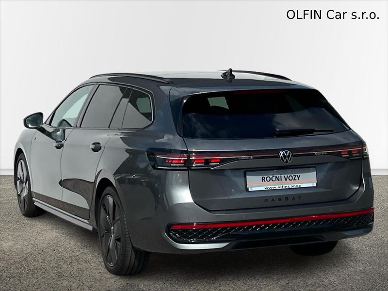 Volkswagen Passat Variant 2,0 TDi 142kW 7DSG 4Motion R-l - fotka 9 z 32
