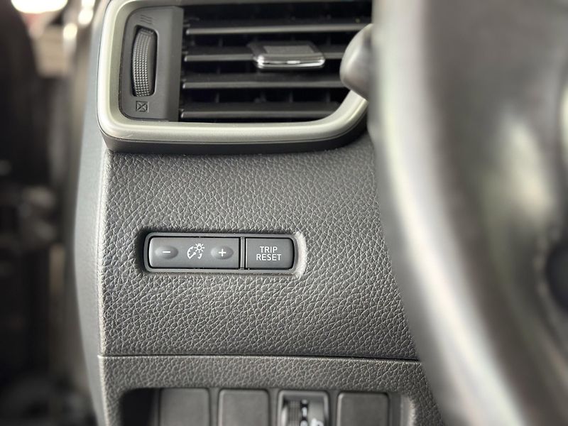 Nissan Qashqai 1,2DIG-T*Navi*Kamera*Tažné*ČR - fotka 25 z 32