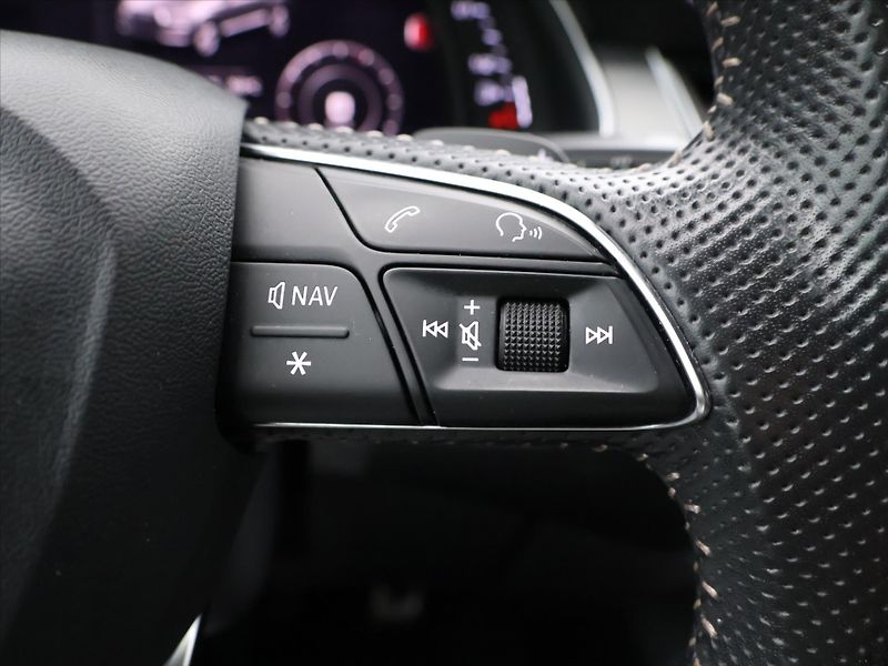 Audi Q7 3,0 TDI 200kW Quattro S-LINE - fotka 27 z 43