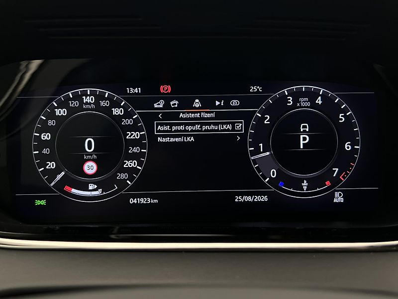 Land Rover Range Rover Evoque P200 R-DYNAMIC HSE AUT CZ - fotka 44 z 48