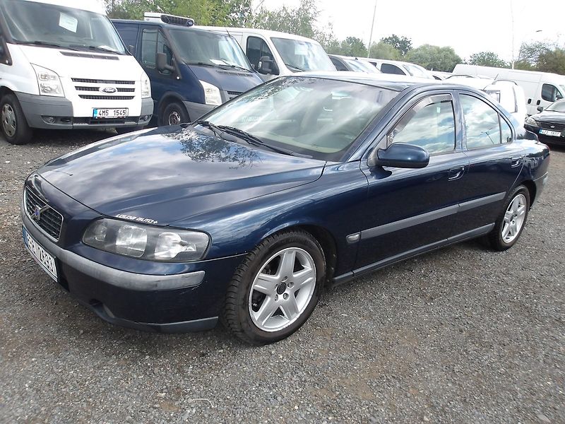 Volvo S60 2,4D JEZDÍ DOBŘE ! PĚKNÝ ! - fotka 1 z 31