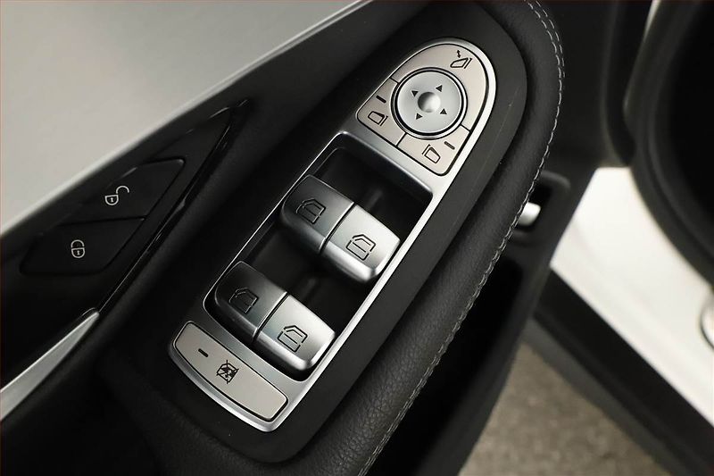 Mercedes-Benz GLC (2018) 220 d 4MATIC - fotka 9 z 21