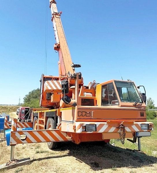 Terex (1999) 30t/32m autojeřáb 4x4x4 - fotka 2 z 18
