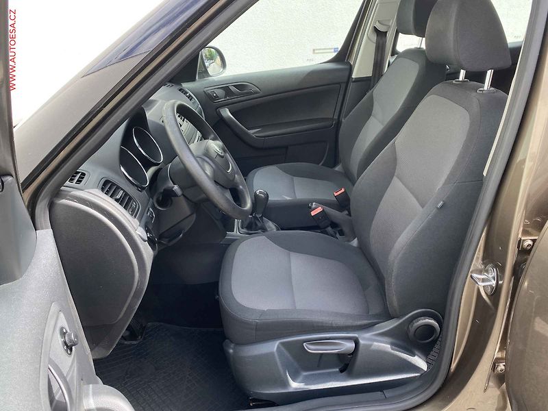 Škoda Yeti (2012) 1.2 TSi, ČR, Active - fotka 9 z 17