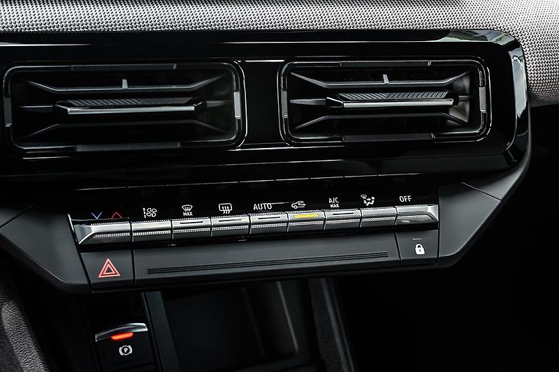 Citroën C3 (2026) 1,2 MAX Turbo benzín 100k+ZIMA - fotka 21 z 24