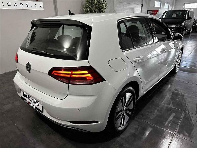 Volkswagen Golf GTI.