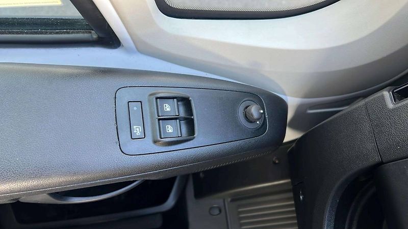 Opel Movano Van 2.2 CDTi 3300 L1H1 MT6 (88 - fotka 24 z 43