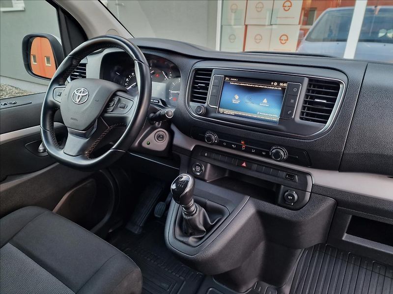 Toyota ProAce Verso 2.0 D-4d 110kW L2 Shuttle, ČR - fotka 39 z 50