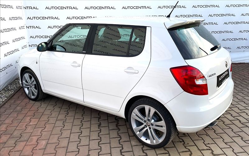 Škoda Fabia 1,2 TSI 63kw klima po servisu - fotka 7 z 21
