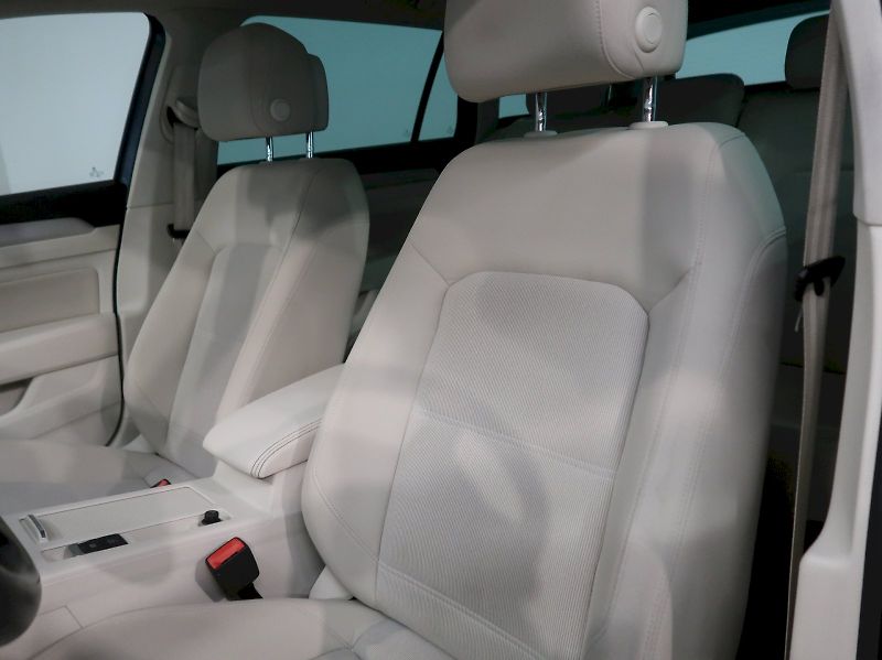 Volkswagen Passat (2016) COMFORTLINE 2.0TDI 110KW TAŽNÉ - fotka 15 z 39