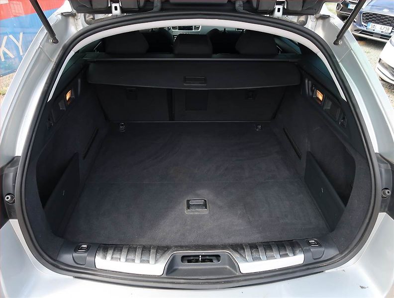 Peugeot 508 (2014) 2.0 HDi, Automat, Navi, Xenony - fotka 14 z 22