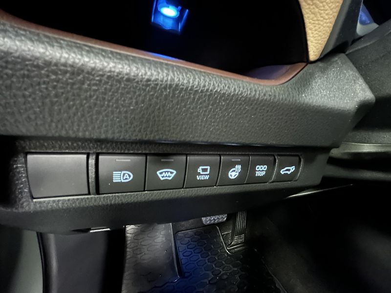 Toyota RAV4 (2024) 2.5 Hybrid EXECUTIV e-CVT 360° - fotka 22 z 37