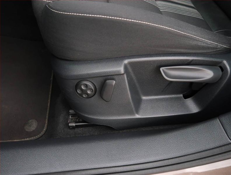 Volkswagen Sharan (2012) 2.0 TDI BMT, Serv.kniha, Kůže - fotka 25 z 28