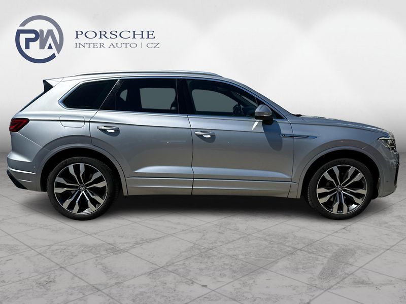 Volkswagen Touareg 3,0TDi 210kW R-line - fotka 7 z 23