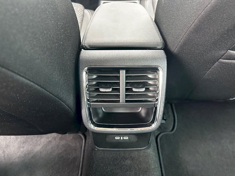 Škoda Octavia (2023) 1.5 TSI 110kW MP6 Style - fotka 28 z 35