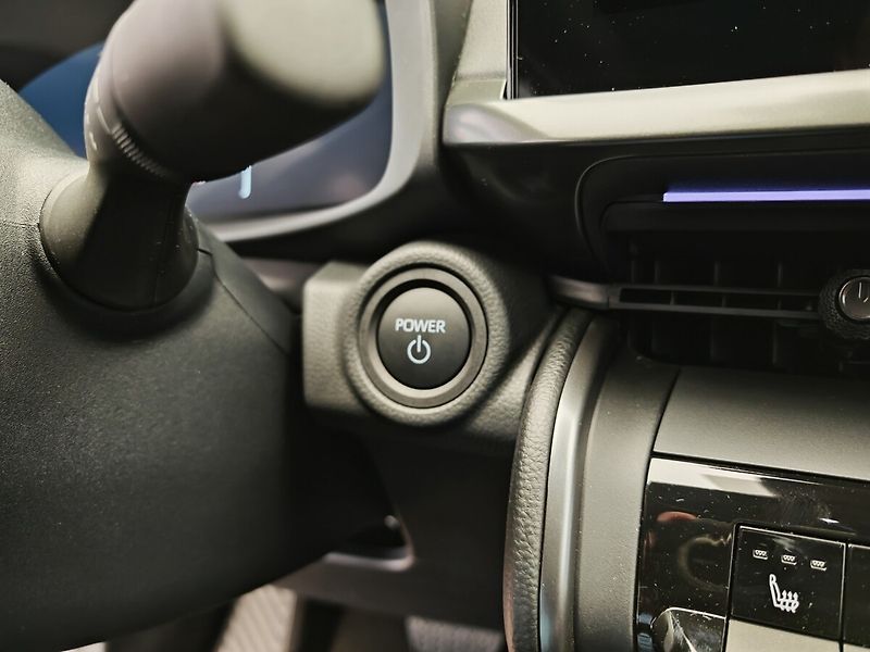 Toyota C-HR 2.0 PHEV GR SPORT - fotka 26 z 39