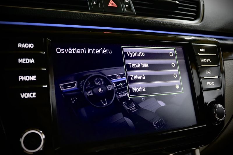 Škoda Superb 3 2.0 TDI 140 kW DSG L&K - fotka 44 z 49
