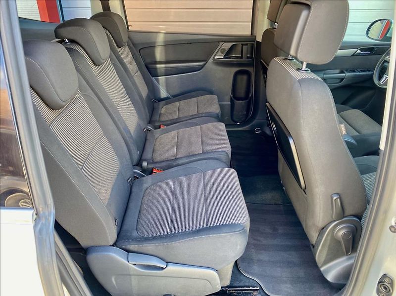 Volkswagen Sharan 2,0 TDI 103kW / DSG / VÝHŘEV - fotka 16 z 46