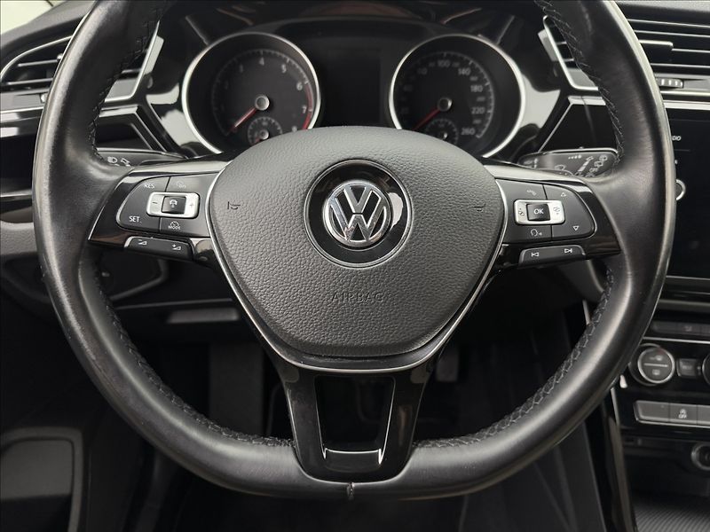 Volkswagen Touran 1,4 DSG KAMERA TAŽNÉ 1.MAJ ČR - fotka 9 z 38