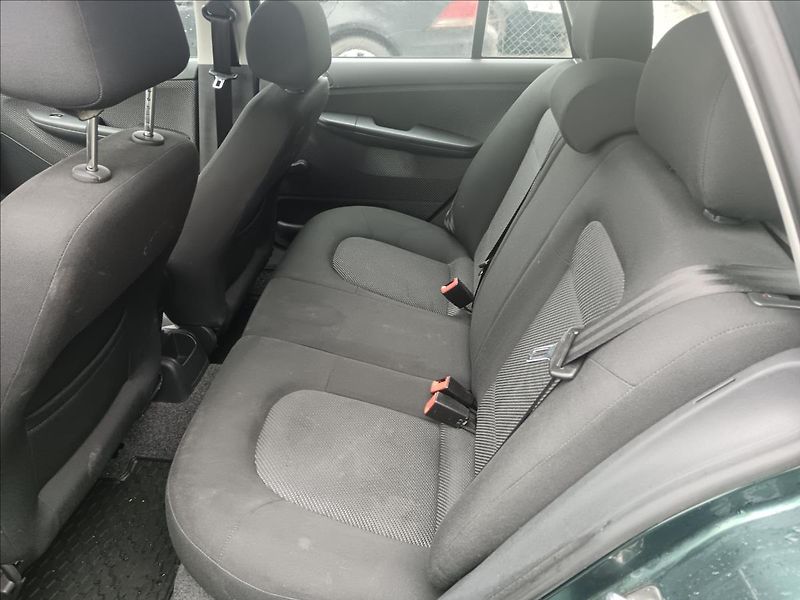 Škoda Fabia 1,4 i automat - fotka 18 z 20