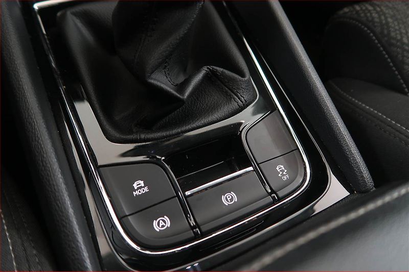 Škoda Karoq (2022) 1.5 TSI - fotka 14 z 20