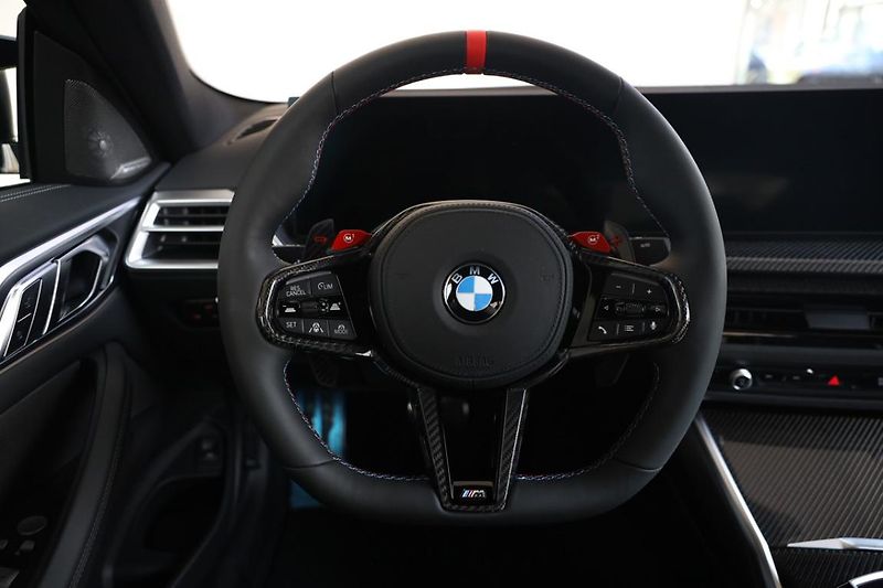 BMW M4 Competition M xDrive - fotka 10 z 19
