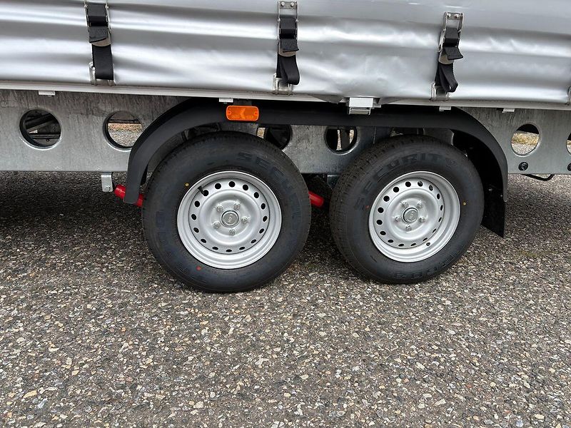 Iveco Daily (2026) 3.0 Průjezdná souprava 22EP - fotka 26 z 29