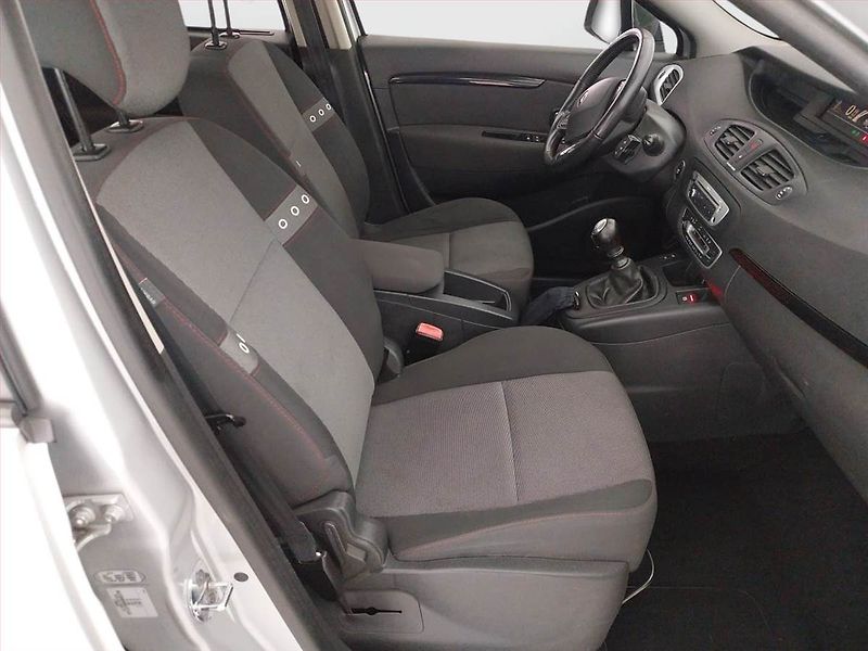 Renault Scénic (2013) 1.5 dCi, Tažné, CZ doklady - fotka 9 z 17