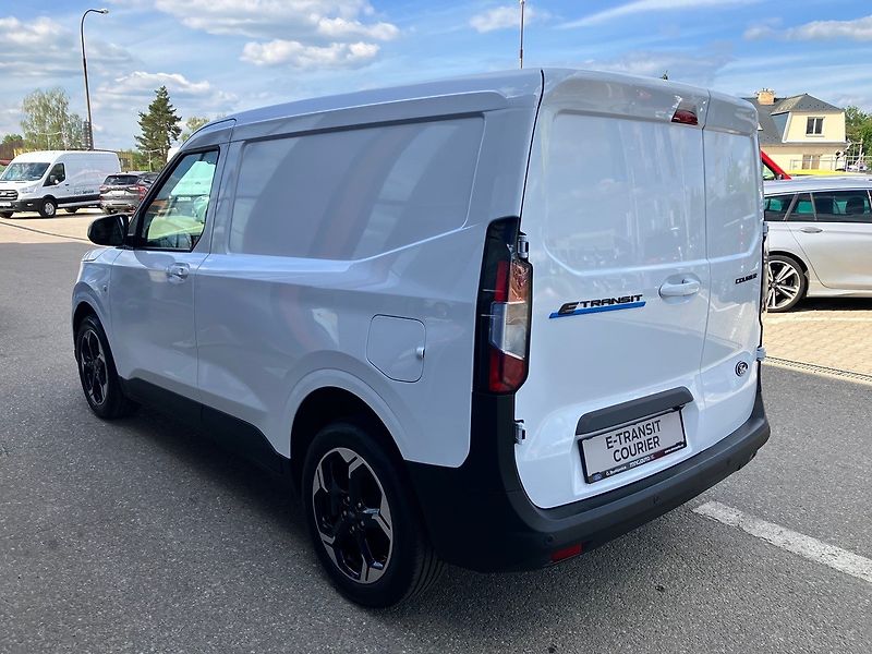 Ford Transit Courier (2025) VAN Limited L1, 43 kWh Elektro - fotka 5 z 34