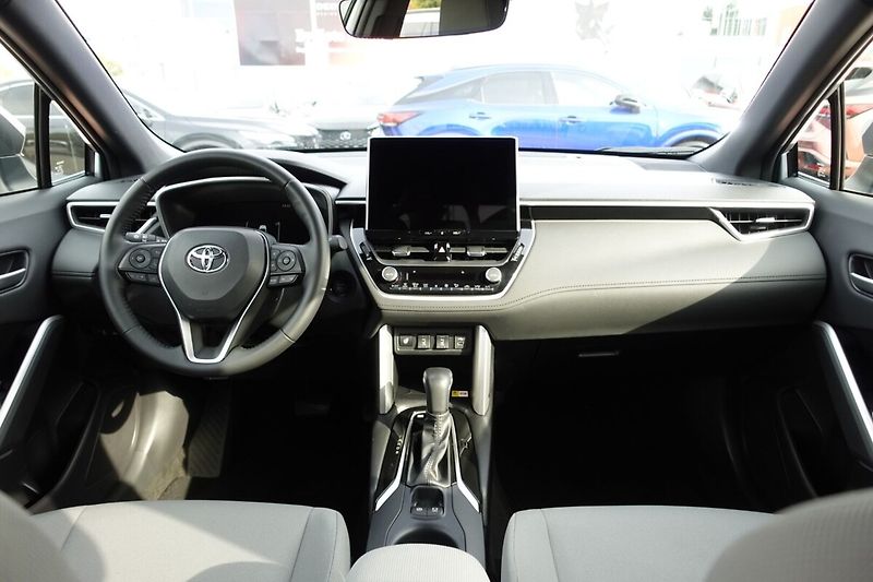 Toyota Corolla Cross 1,8 HEV Comfort Tech FWD - fotka 17 z 33