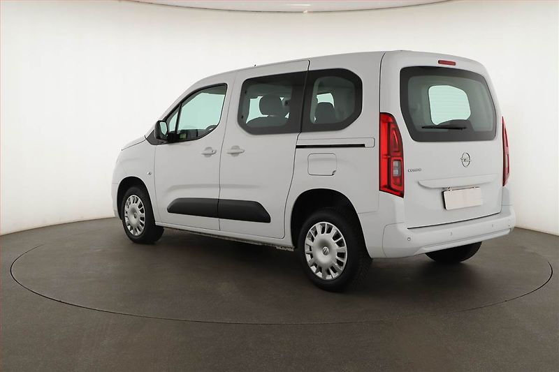 Opel Combo (2024) Edition 1.5 CDTI, 5Míst, ČR - fotka 4 z 18
