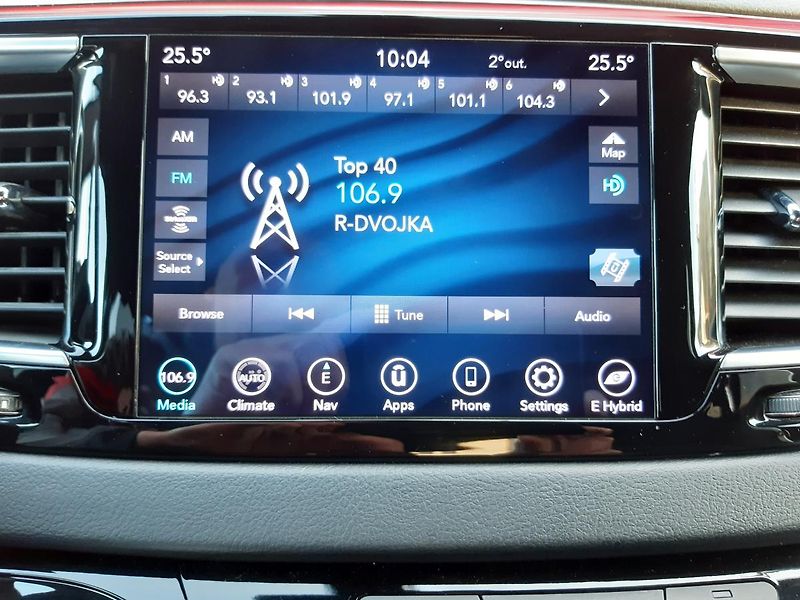 Chrysler Pacifica (2019) 3,6L V6 Hybrid,Plus, DVD,tažné - fotka 26 z 38