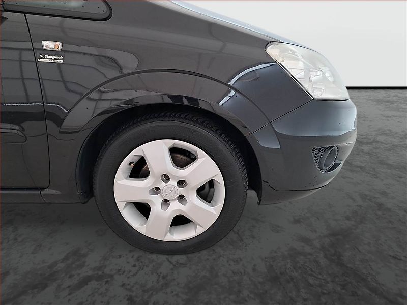 Opel Zafira (2009) 1.6, 7 míst - fotka 15 z 19